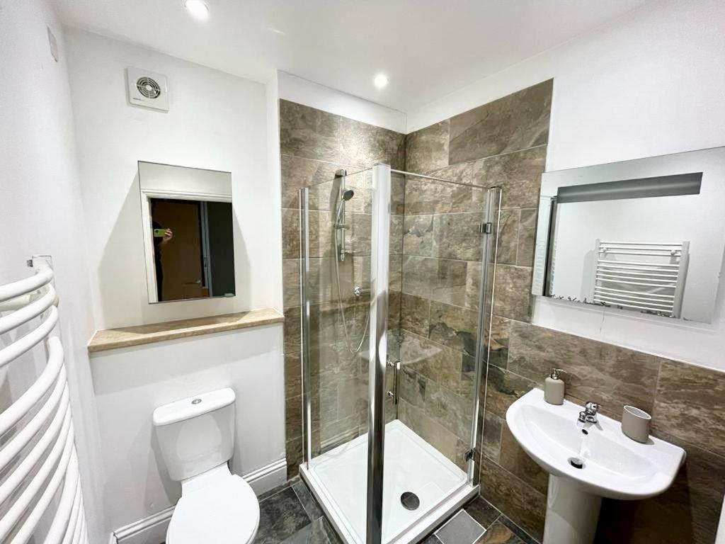 London Modern Flat Near Transportsアパートメント エクステリア 写真