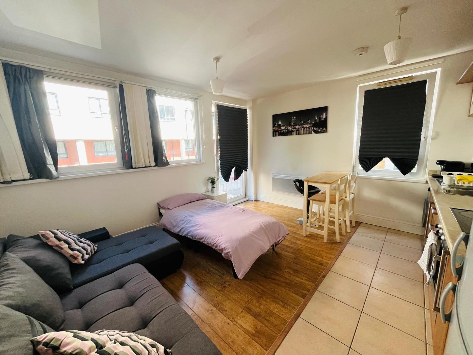 London Modern Flat Near Transportsアパートメント エクステリア 写真